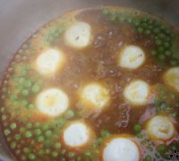 Huevos al pimentón con jamón y guisantes (6)